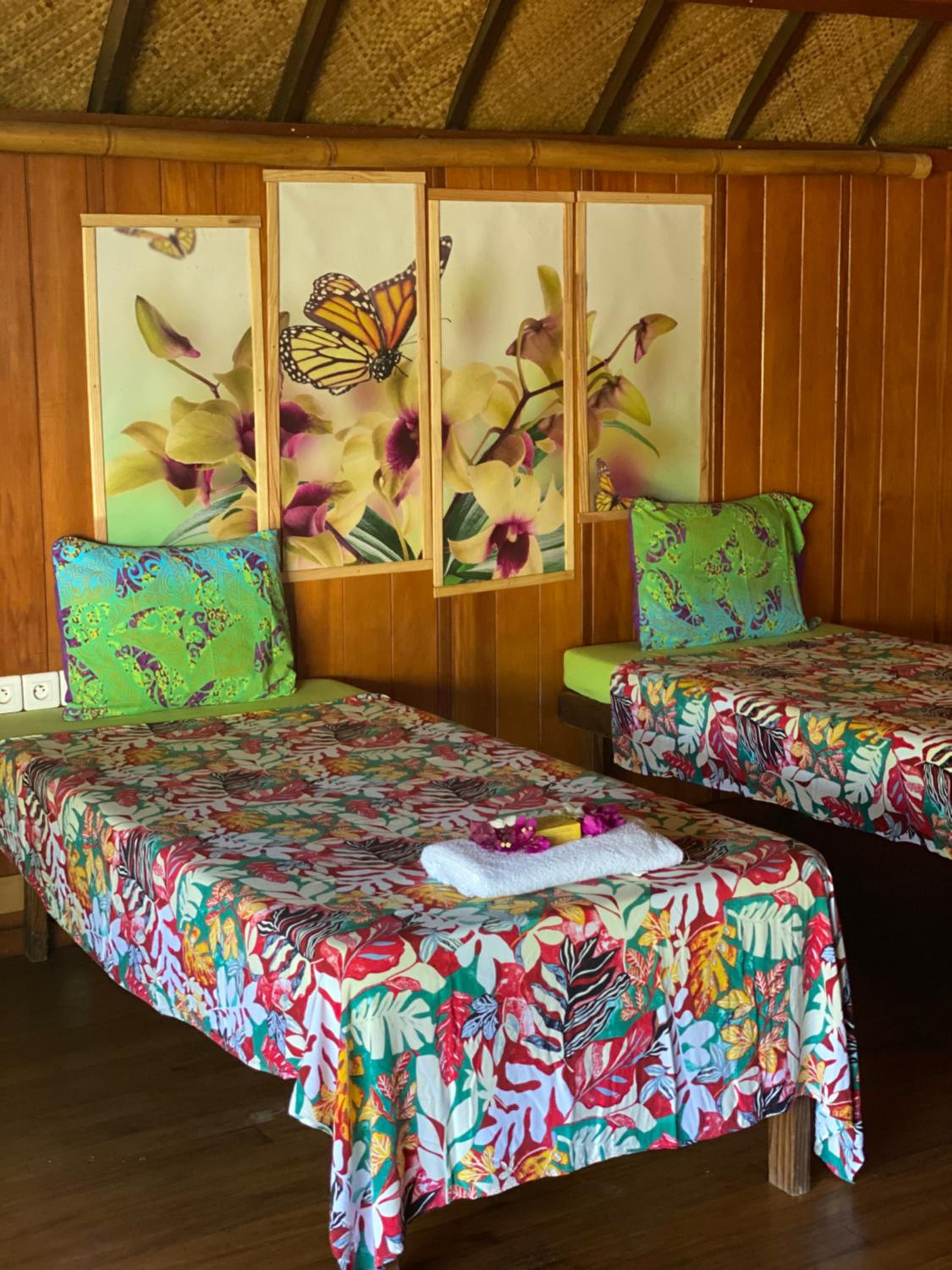 Vaiotaha Lodge