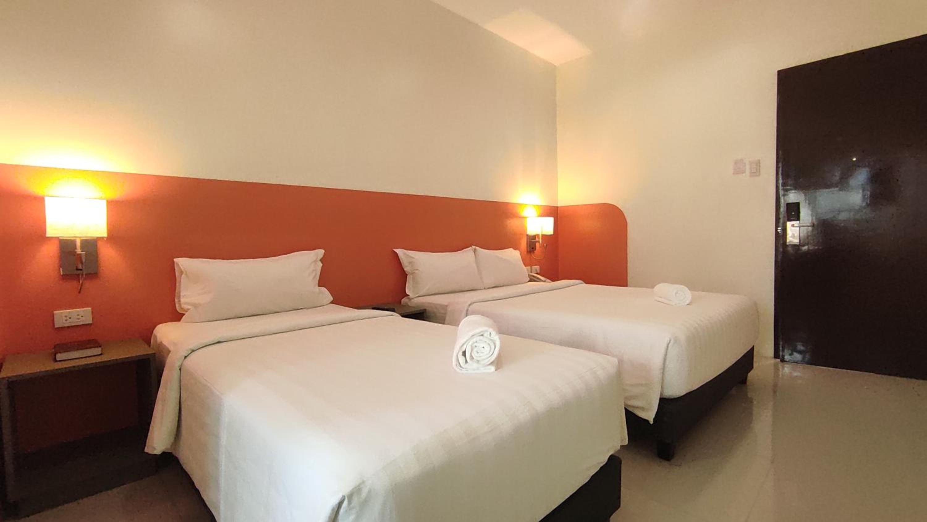 Travelbee Airport Inn
