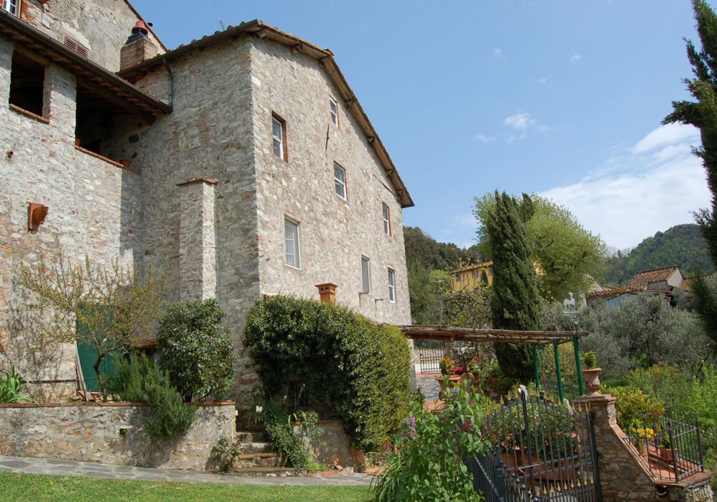 Borgo Bucatra Buonvento view 2