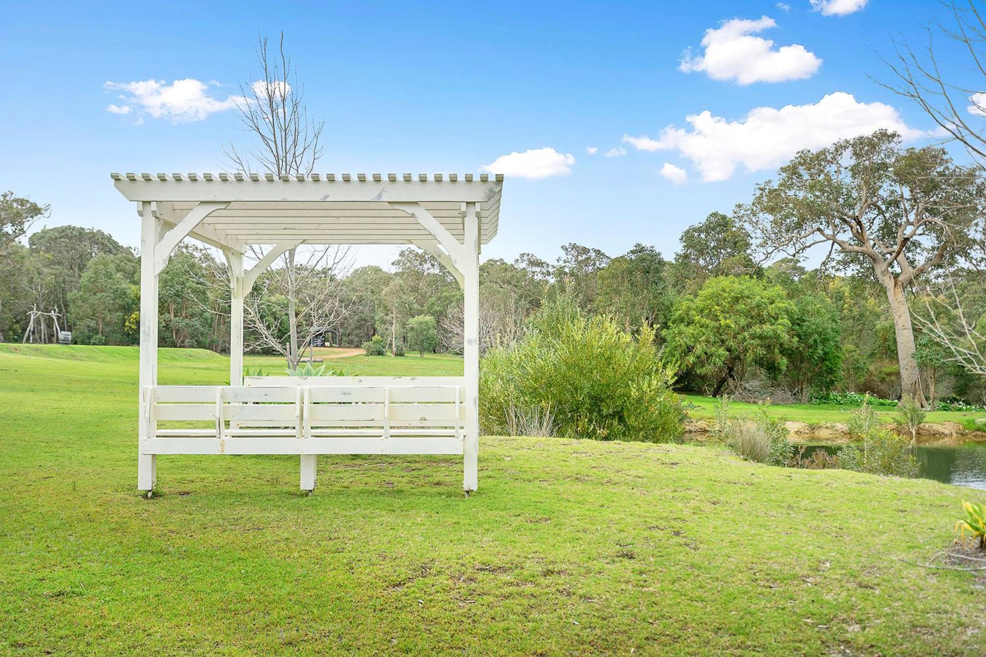 Grasstree Cottage - Woodstone Estate