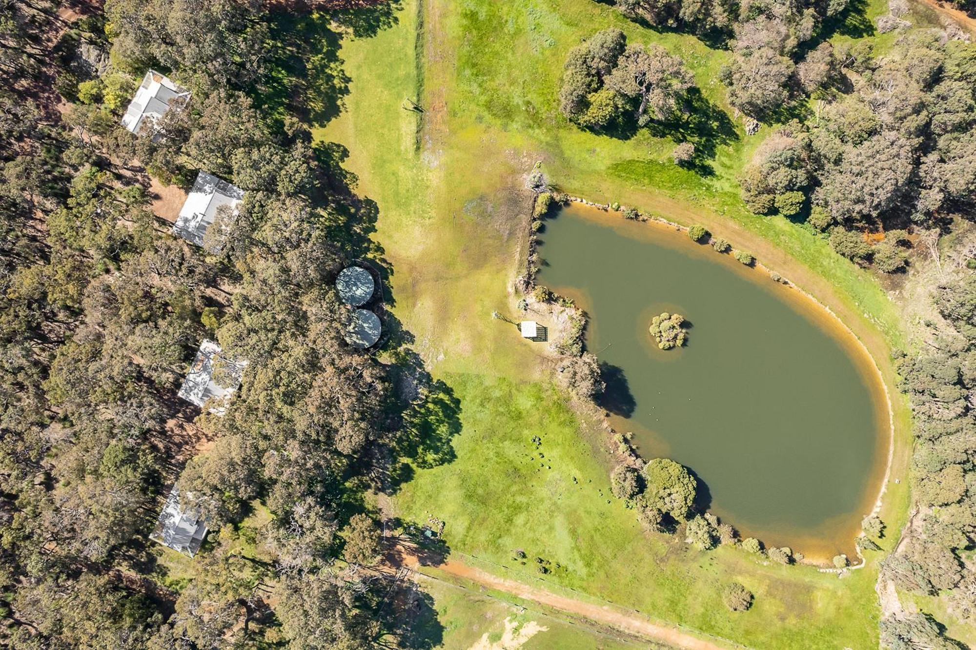 Grasstree Cottage - Woodstone Estate
