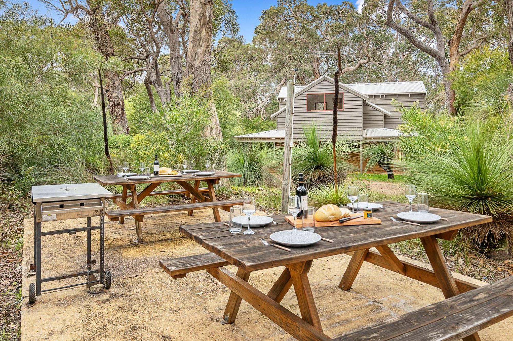 Grasstree Cottage - Woodstone Estate