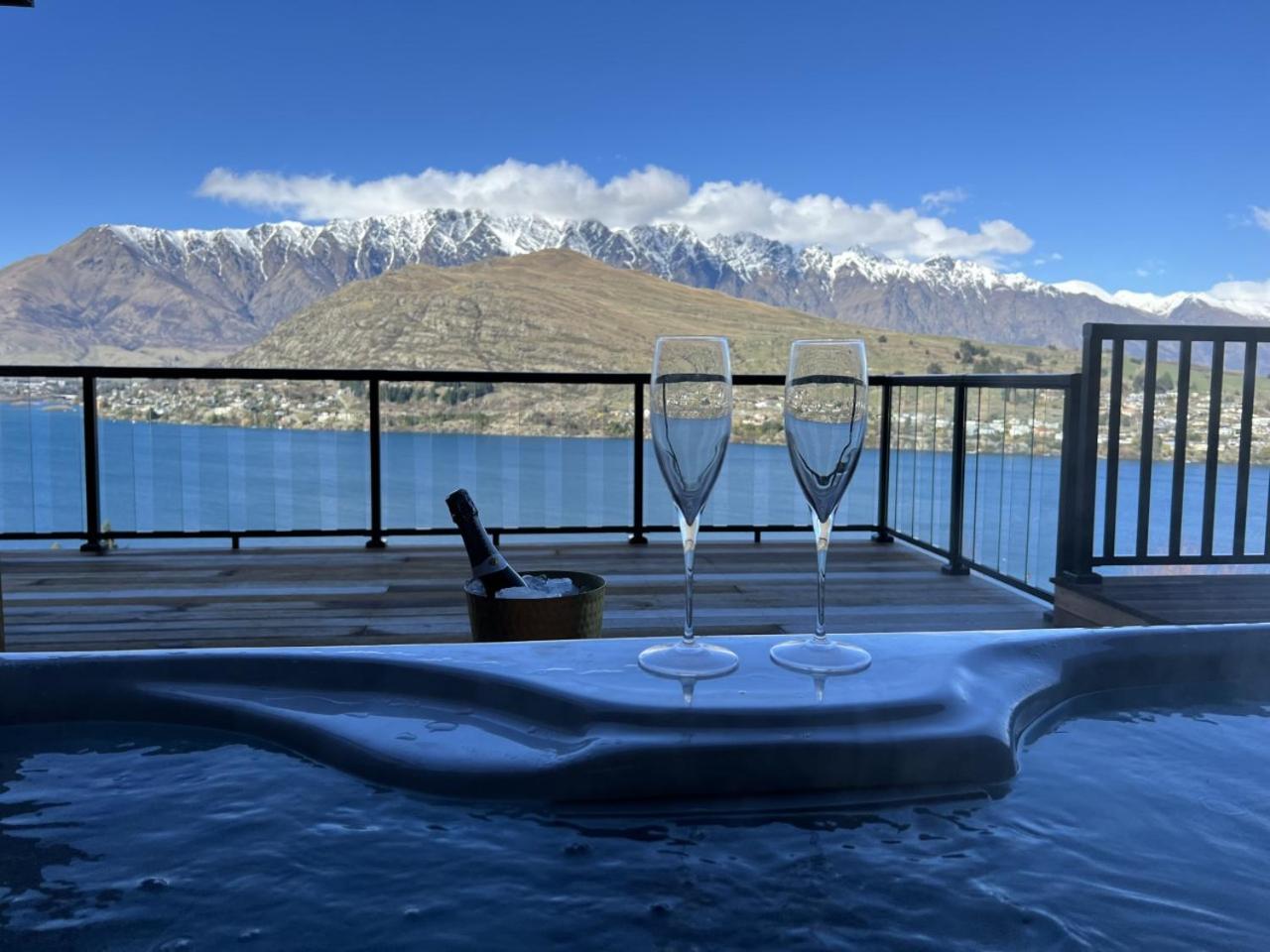 Hotel Spa, Mountains & Lake - Image 1