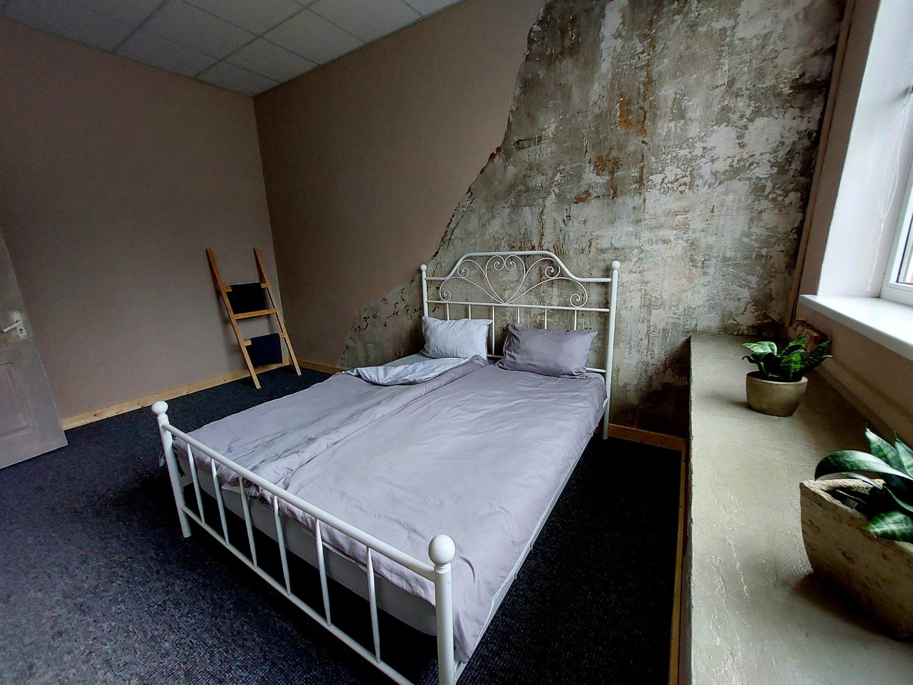 Hostelis R27 view 2