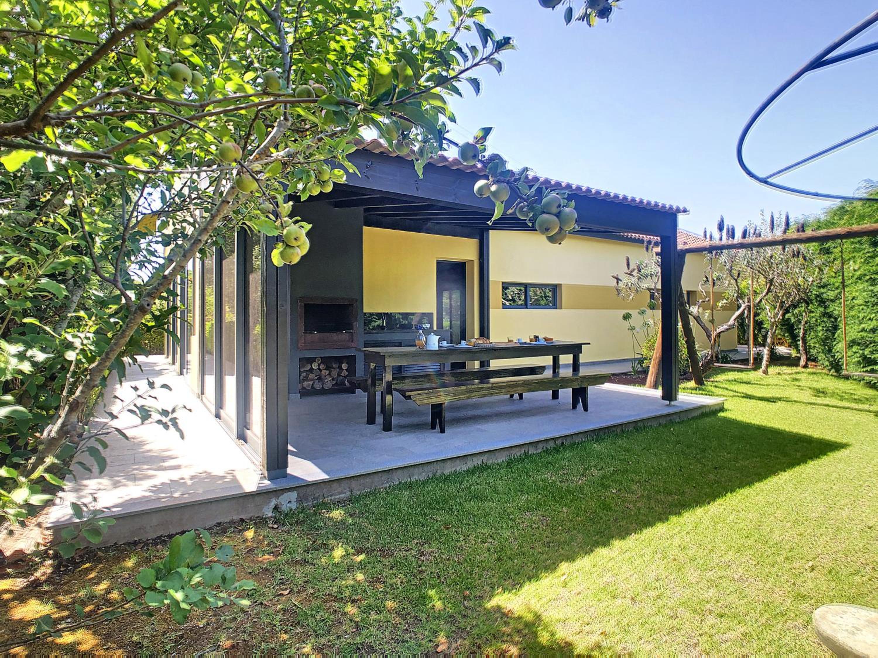 Hillside House by LovelyStay view 3