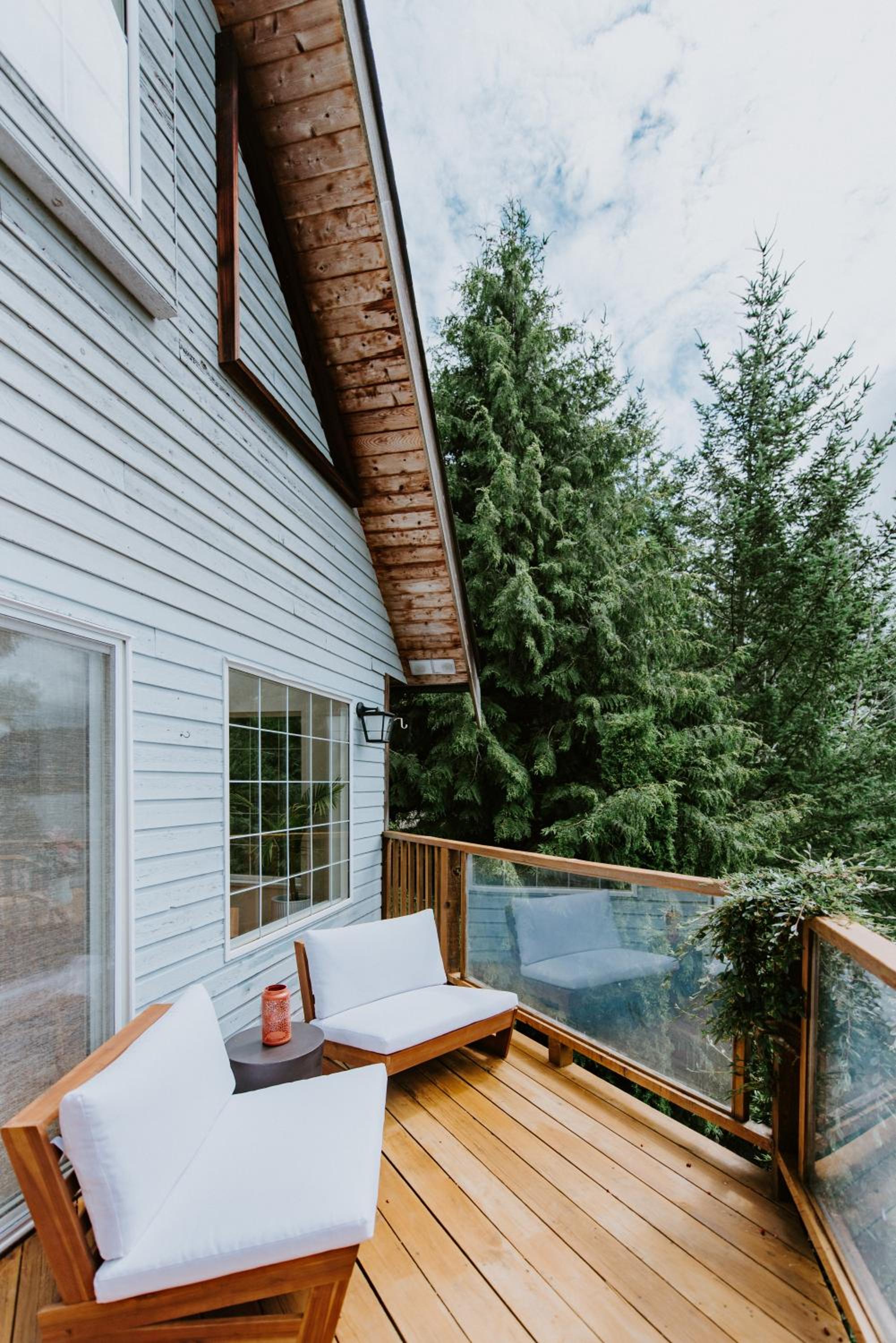 Serene, Tranquil, Oasis with stunning ocean views of Pender Harbour