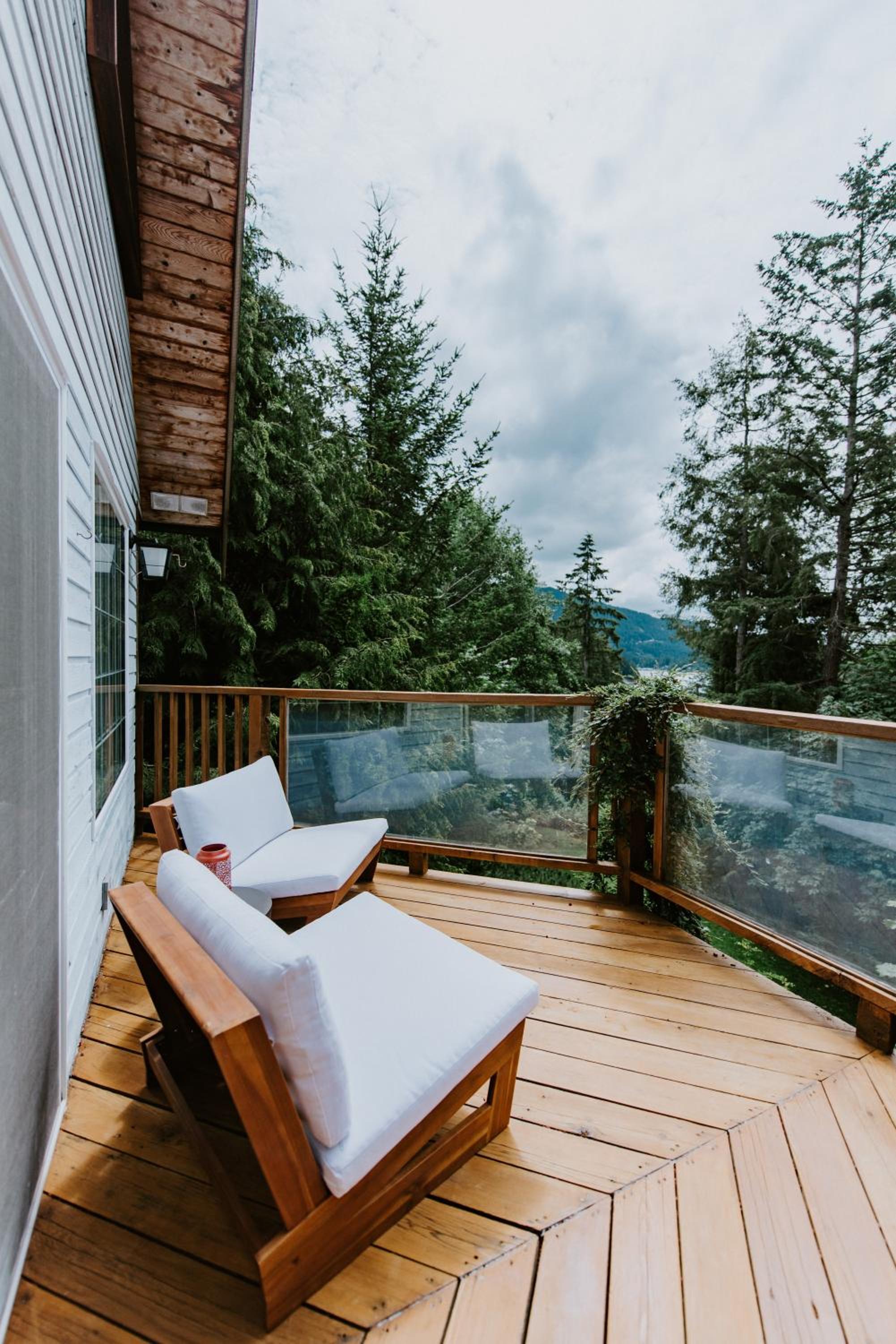 Serene, Tranquil, Oasis with stunning ocean views of Pender Harbour