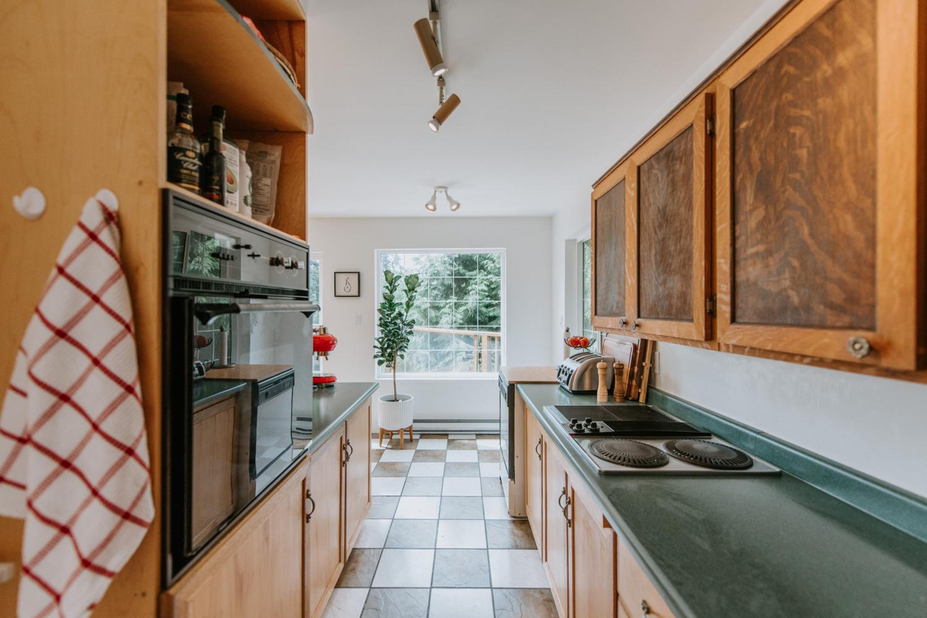 Serene, Tranquil, Oasis with stunning ocean views of Pender Harbour