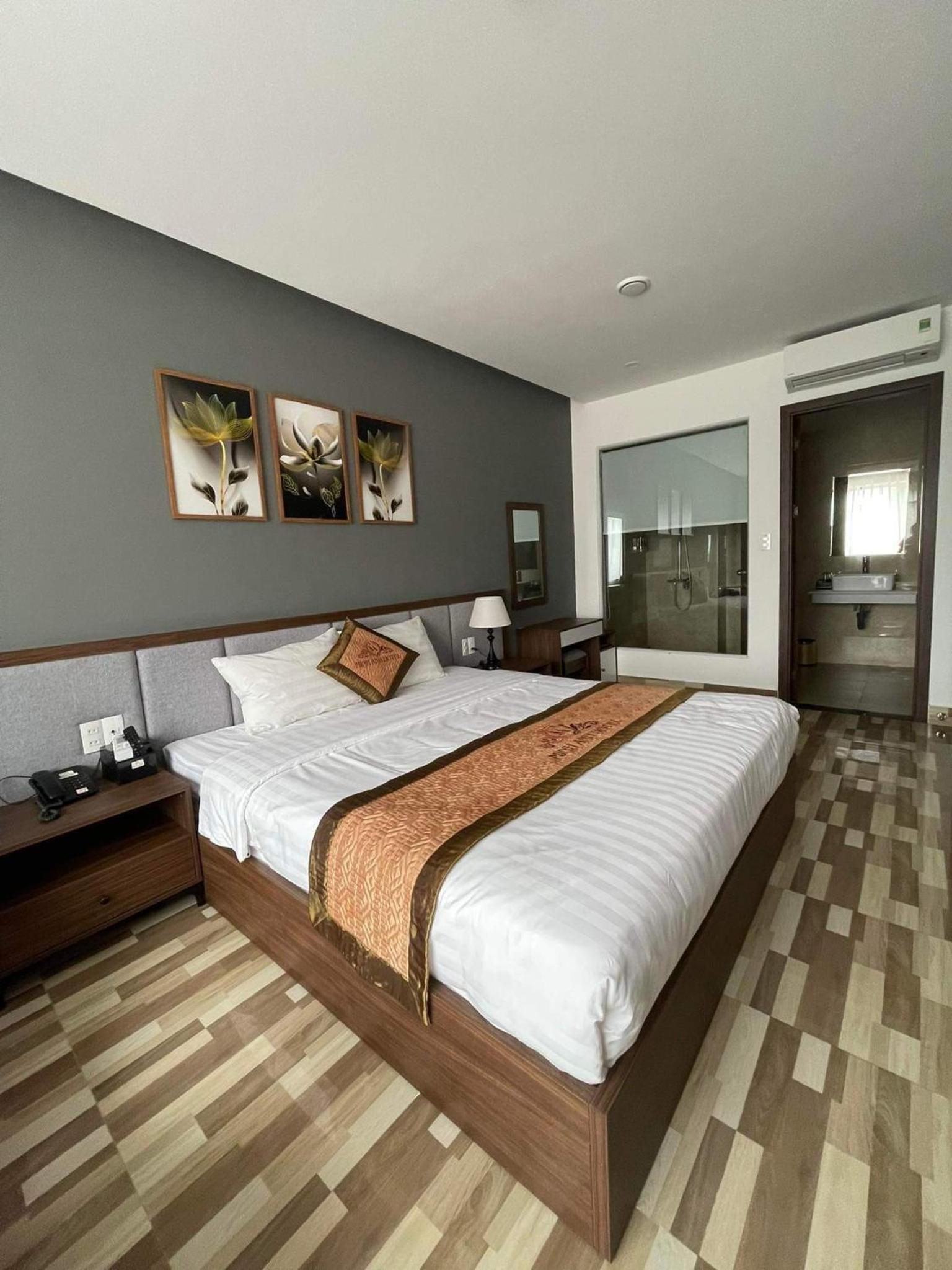 Minh Anh Hotel & Apartment view 2