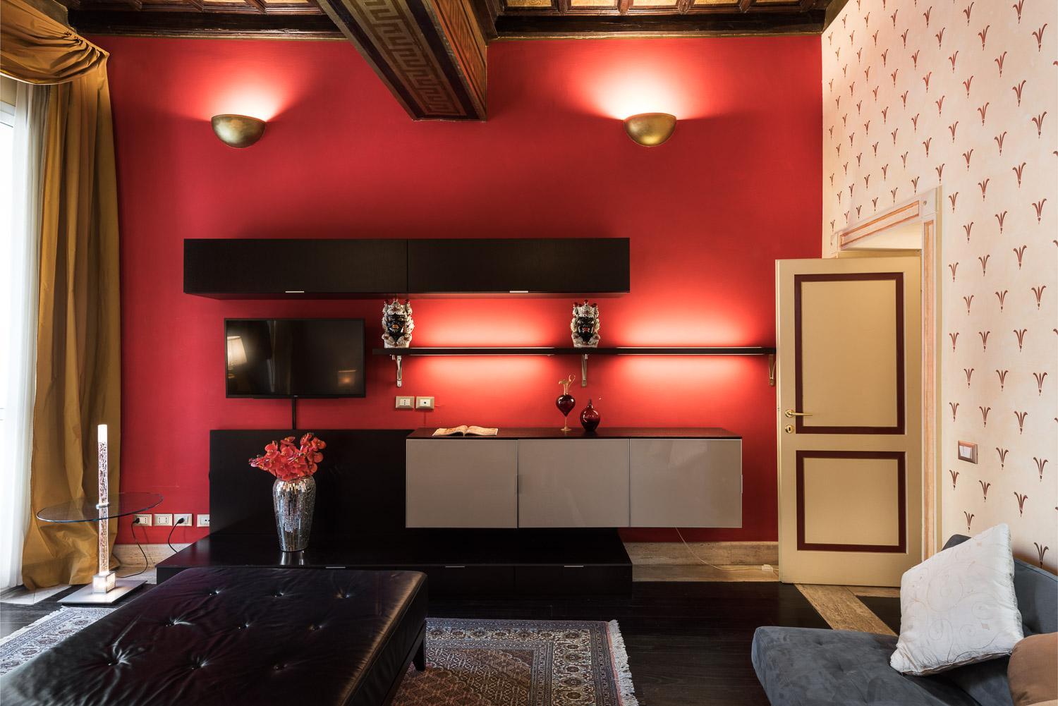 NSM 71VIADELCORSO Luxury Home