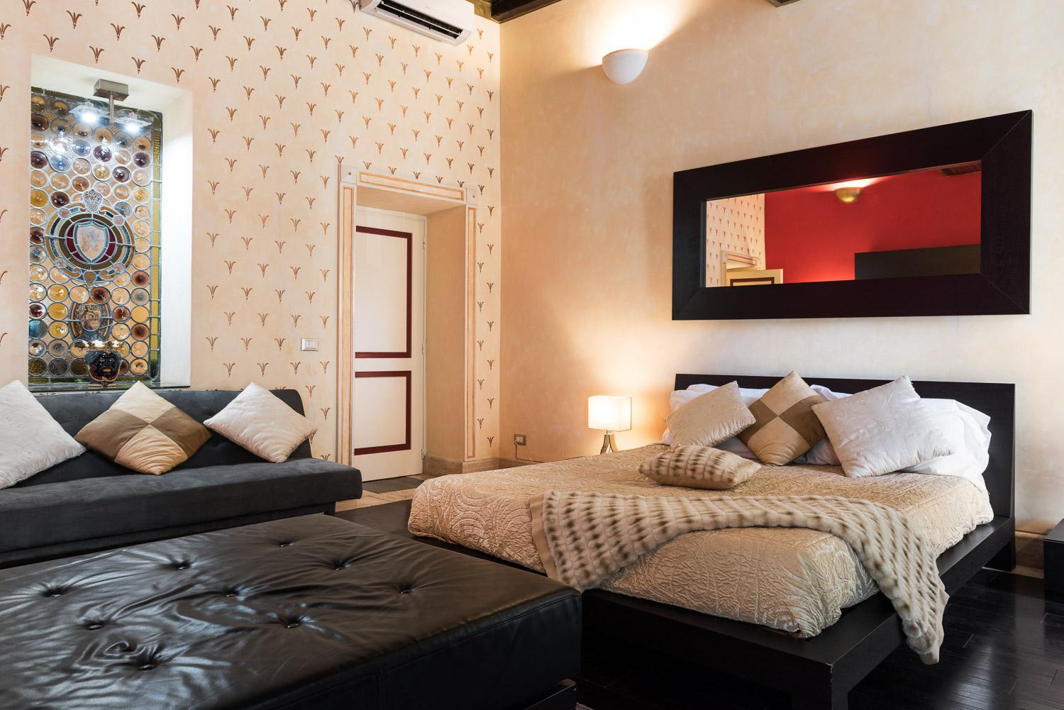 NSM 71VIADELCORSO Luxury Home