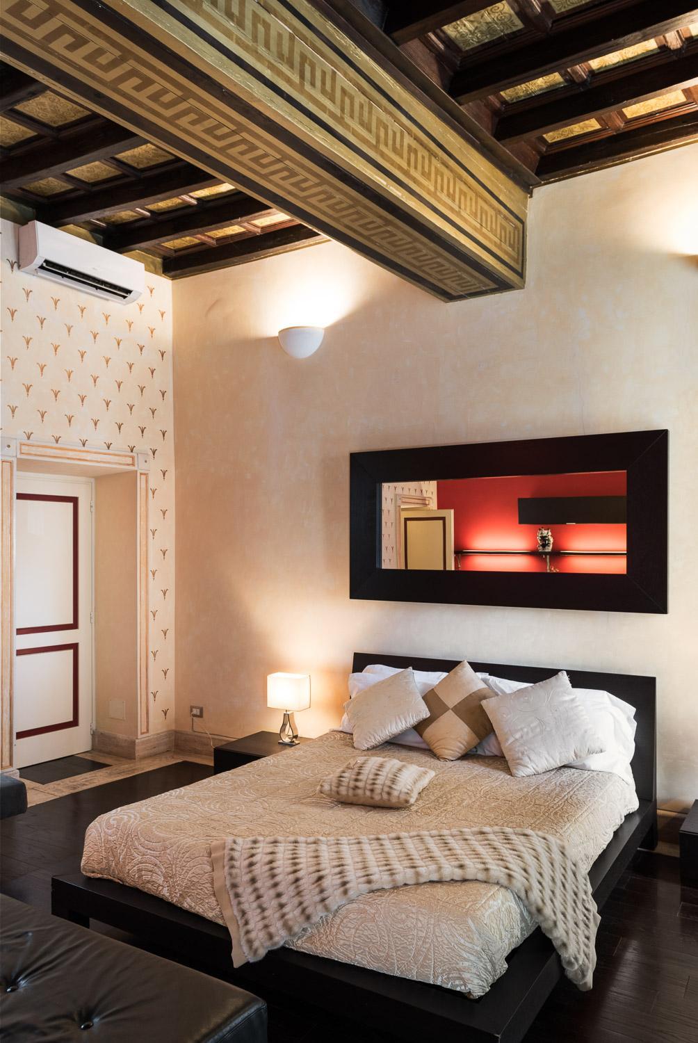 NSM 71VIADELCORSO Luxury Home