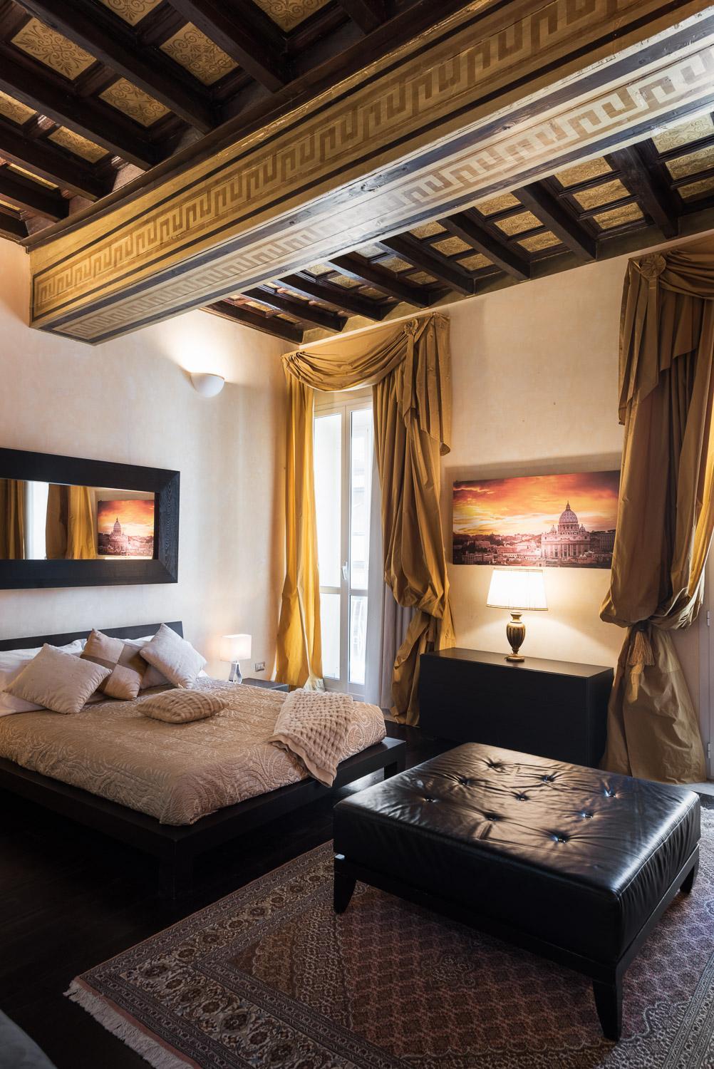 NSM 71VIADELCORSO Luxury Home