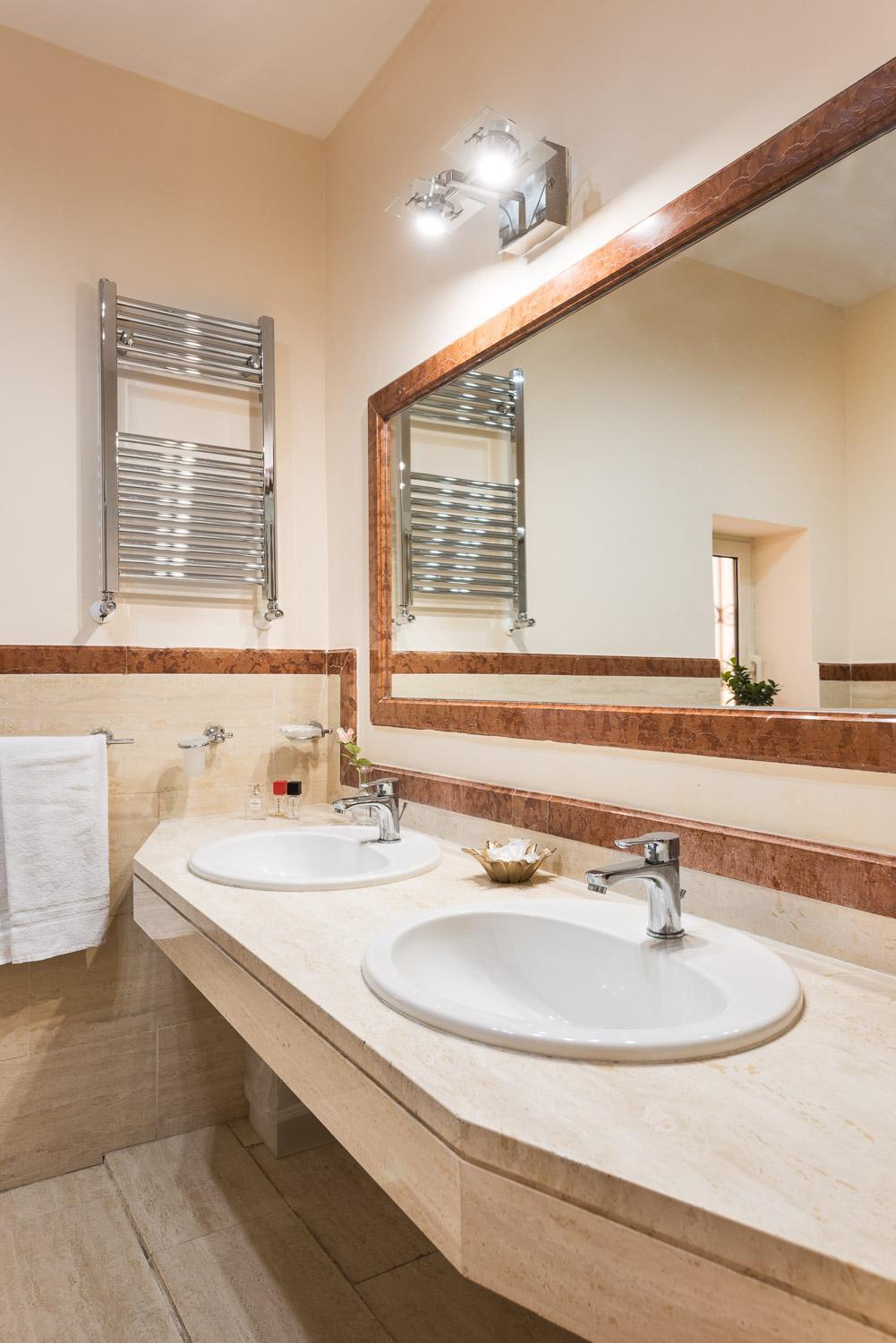 NSM 71VIADELCORSO Luxury Home
