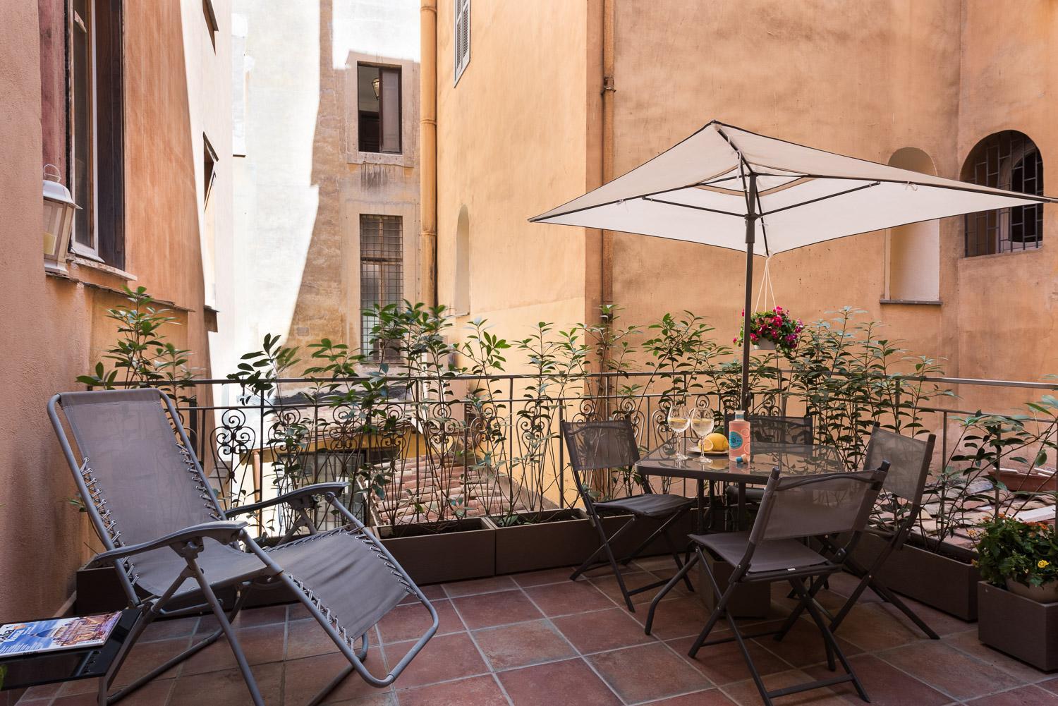 NSM 71VIADELCORSO Luxury Home