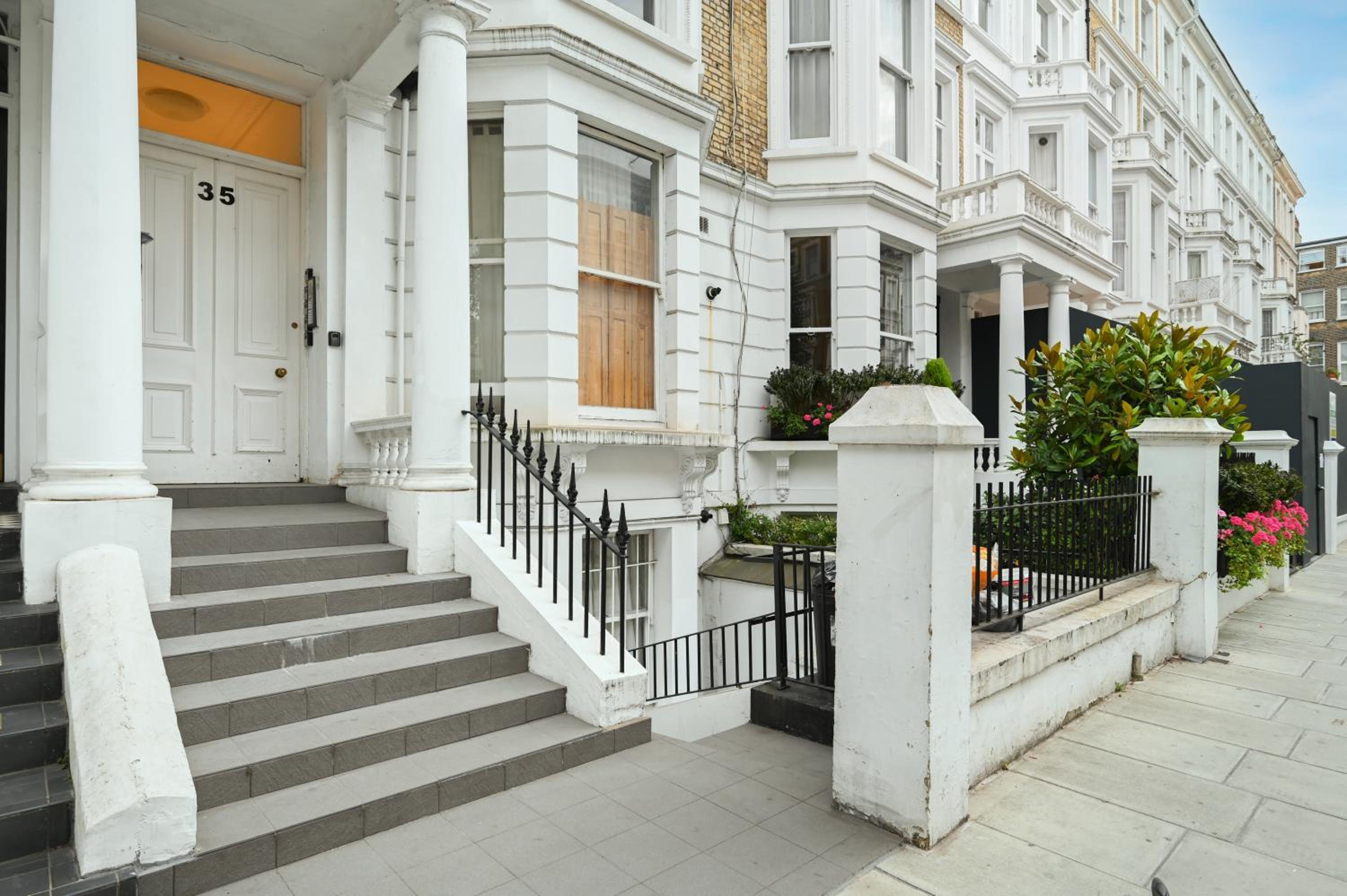Imperial Earls Court Apartments
