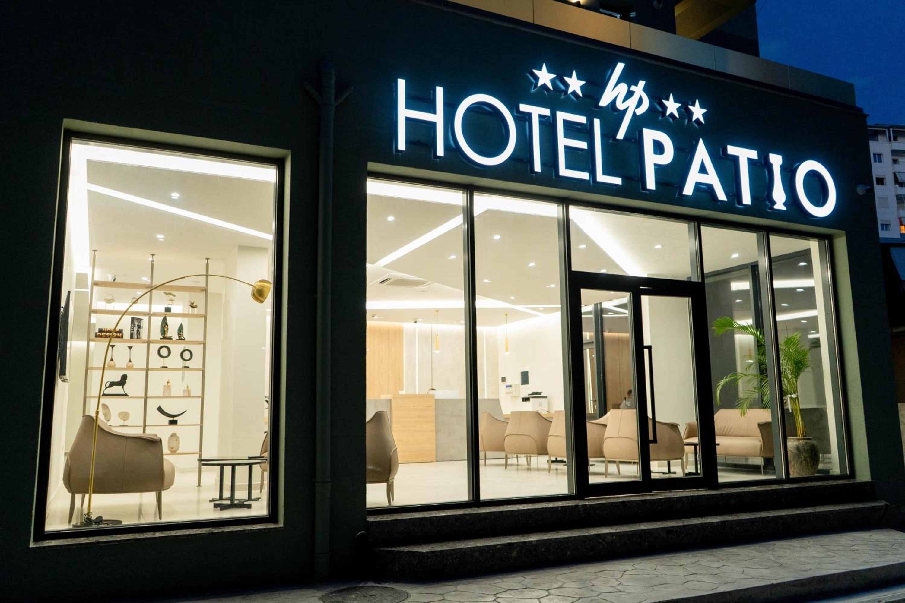 HOTEL PATIO - Image 1