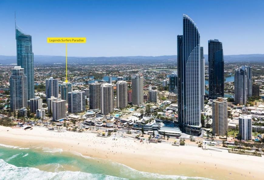 Hotel Surfers Ocean View. Large Fridge, Washing Machine, WIFI