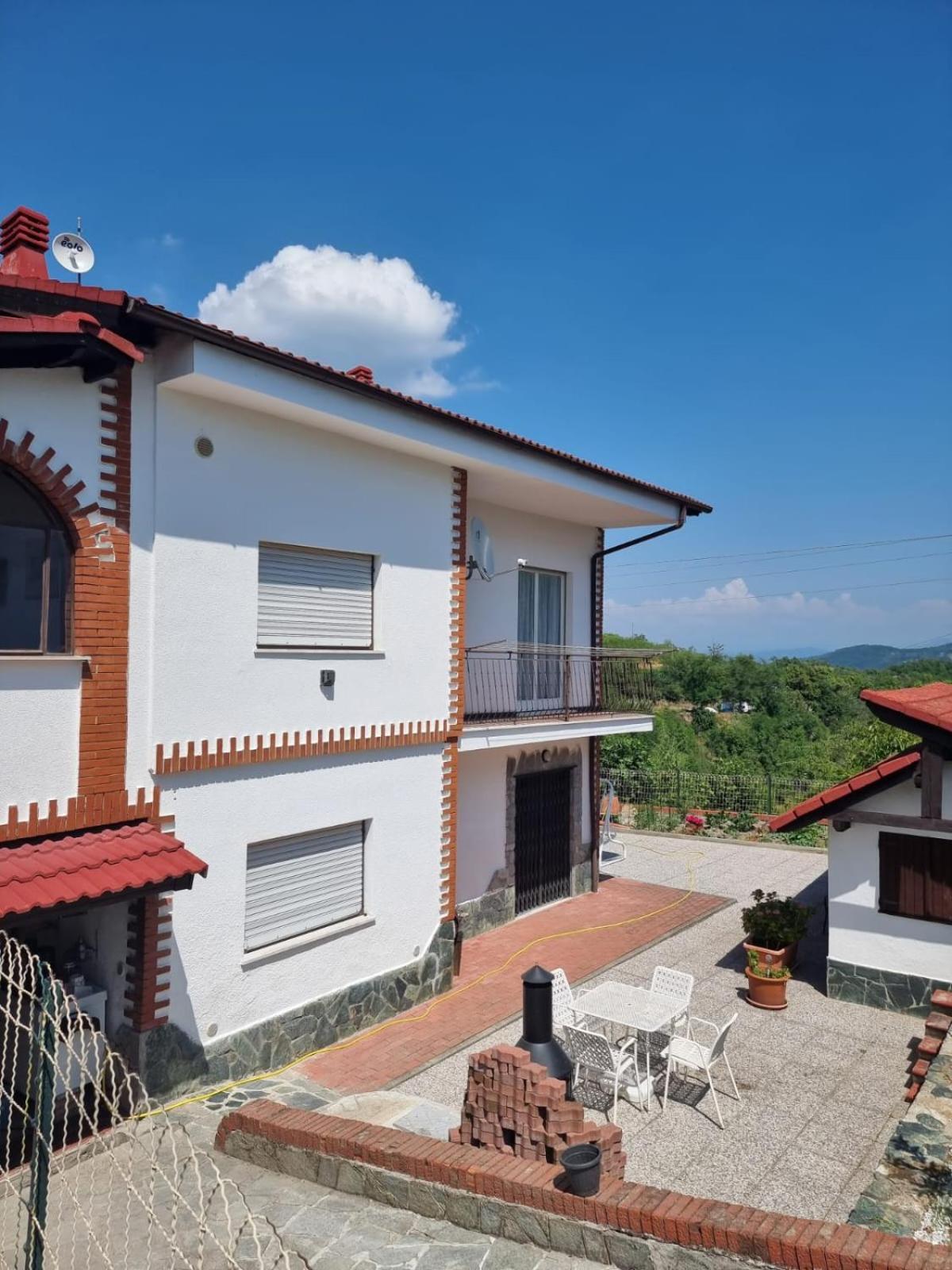 Villa mit Veranda in Ponzone für 6 Personen view 3