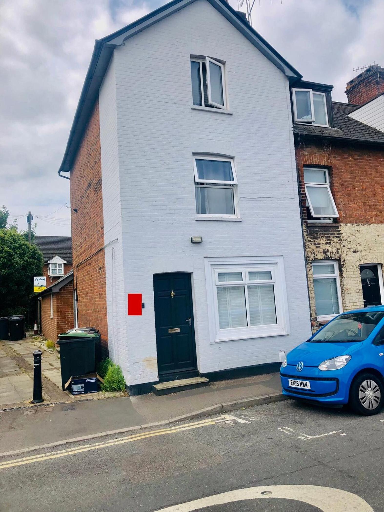 Charming Town centre 3 double beds home free parking view 2