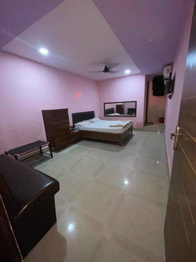 Hotel Selfie Dhaba By WB Inn view 5