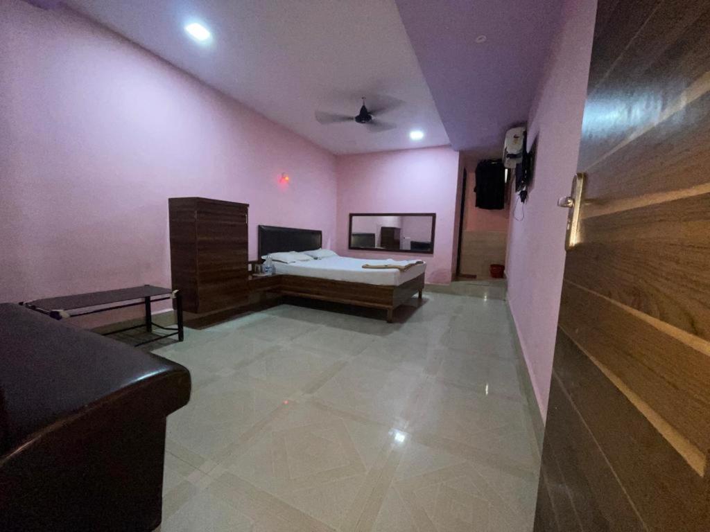 Hotel Selfie Dhaba By WB Inn view 4