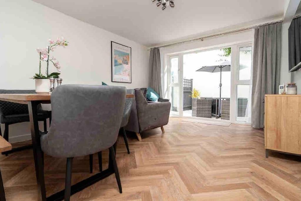 Lovely 4 bed house Central Bournemouth view 5