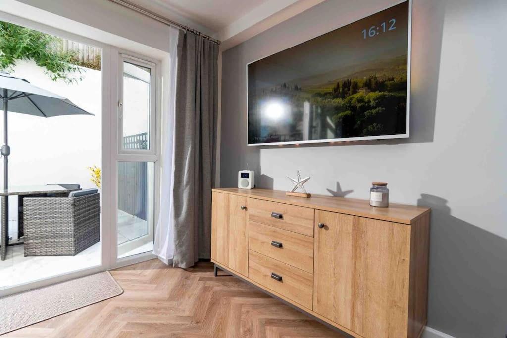 Lovely 4 bed house Central Bournemouth view 3