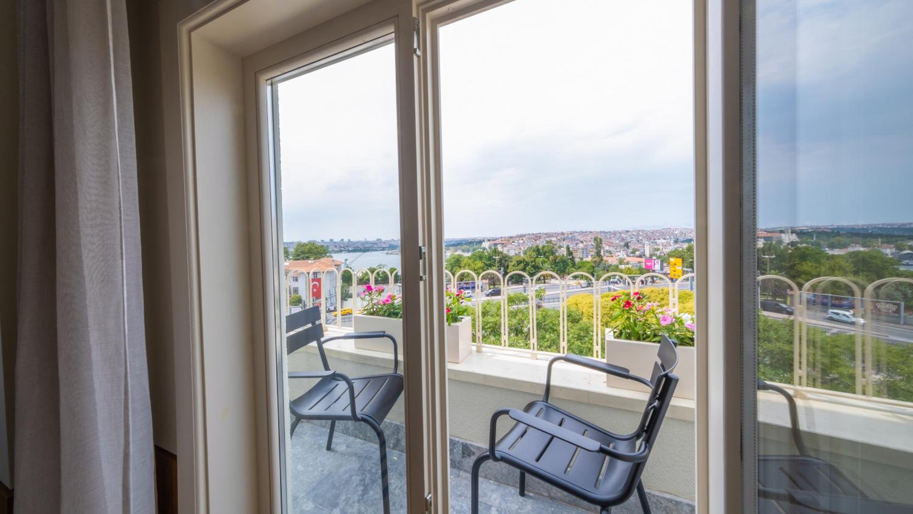 The Gift Otel - Image 56