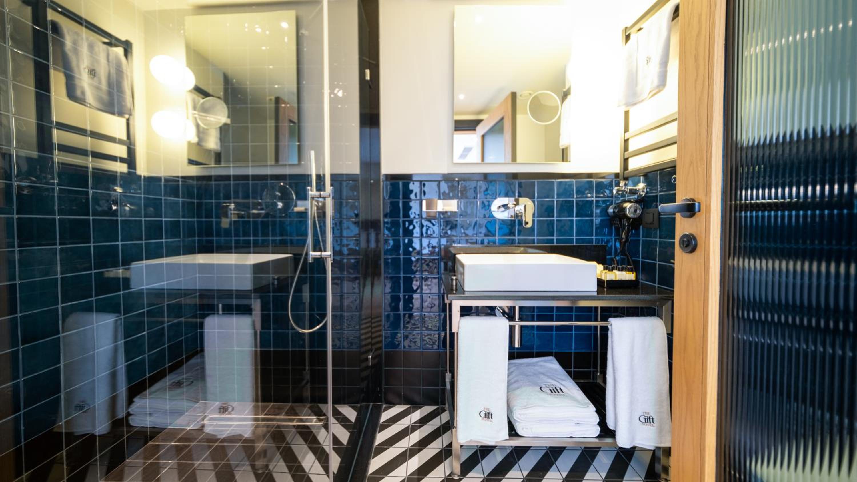 The Gift Otel - Image 57