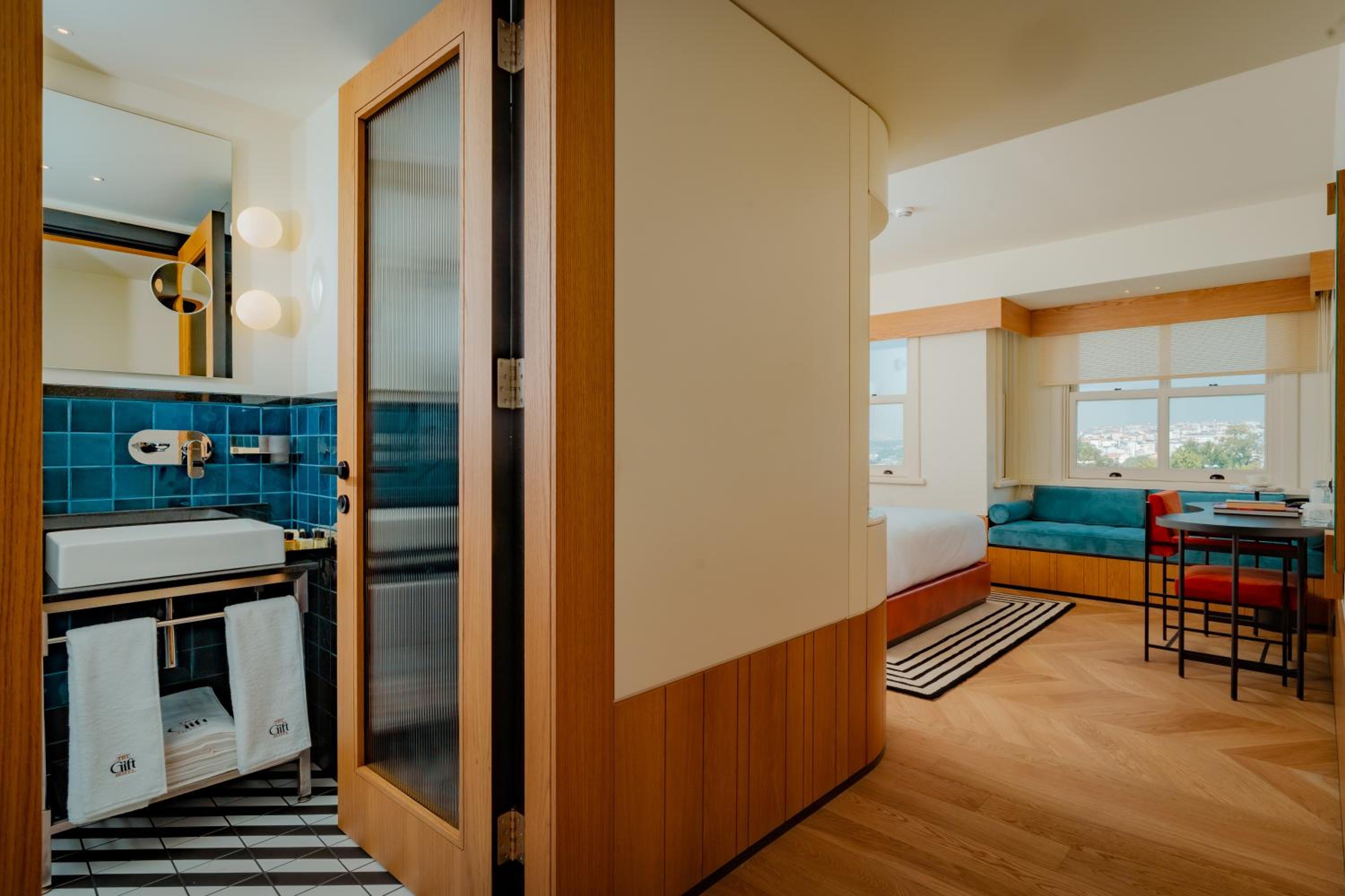 The Gift Otel - Image 71