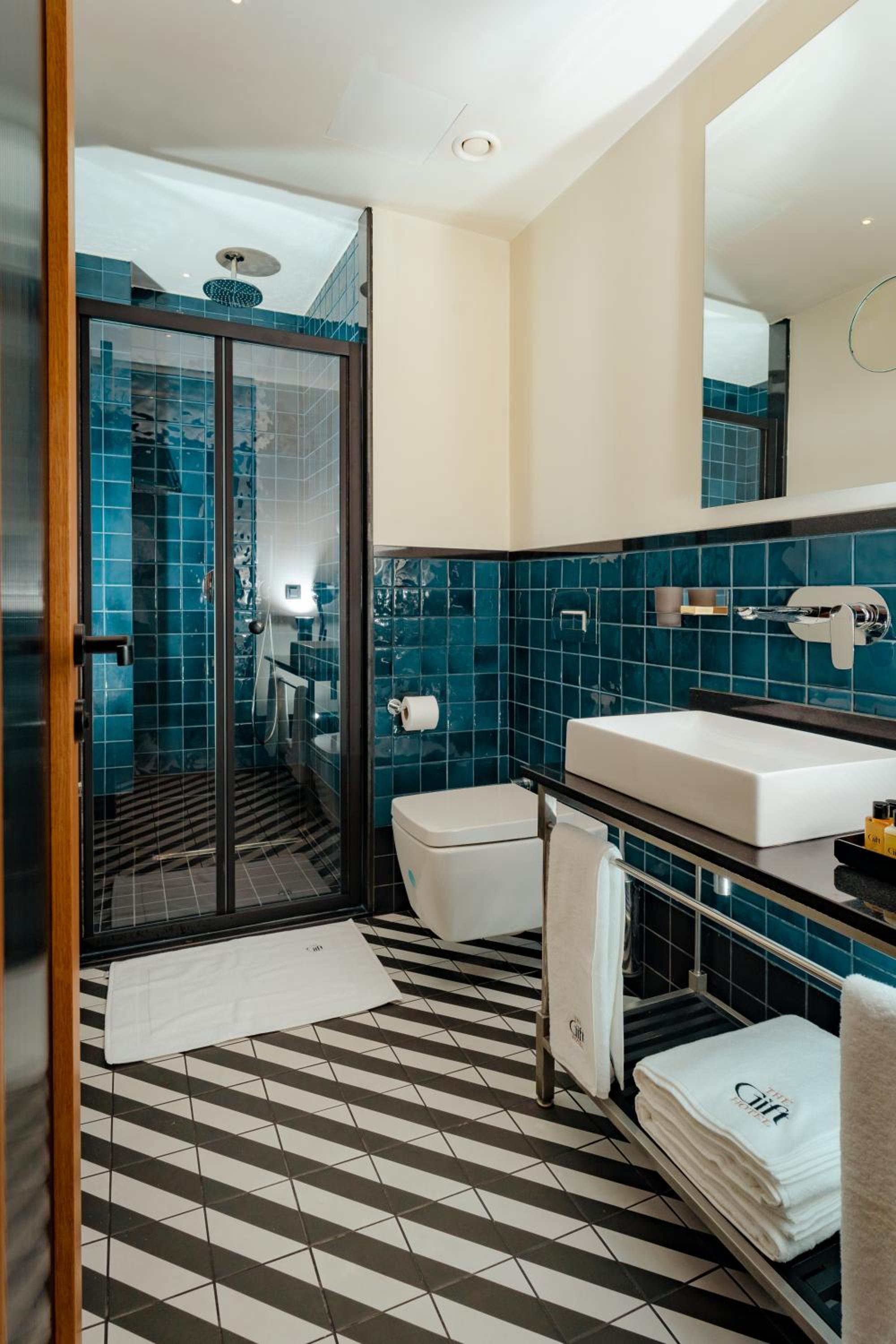 The Gift Otel - Image 82