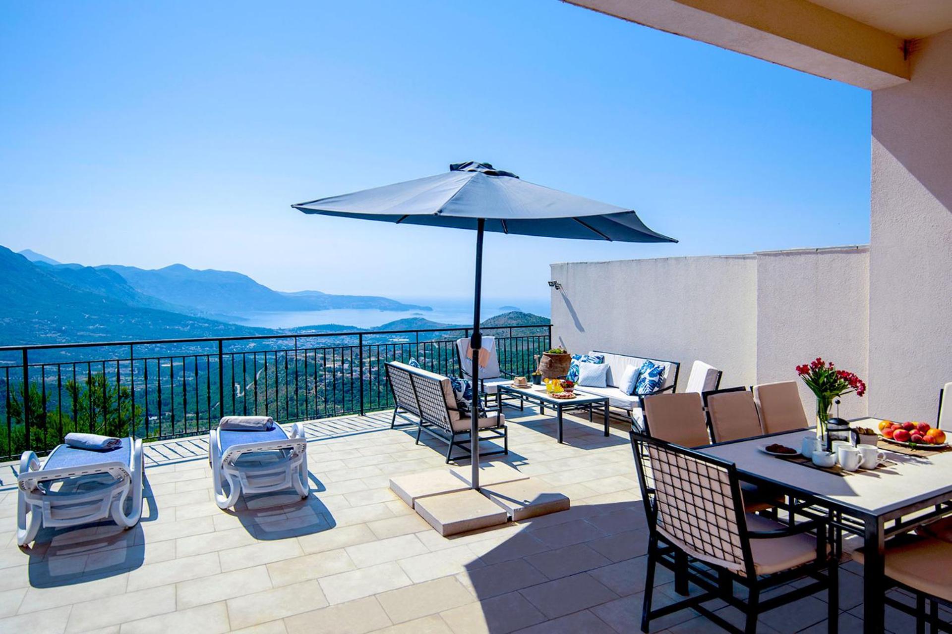 Luxury Villa Rock with pool and Jacuzzi near Dubrovnik