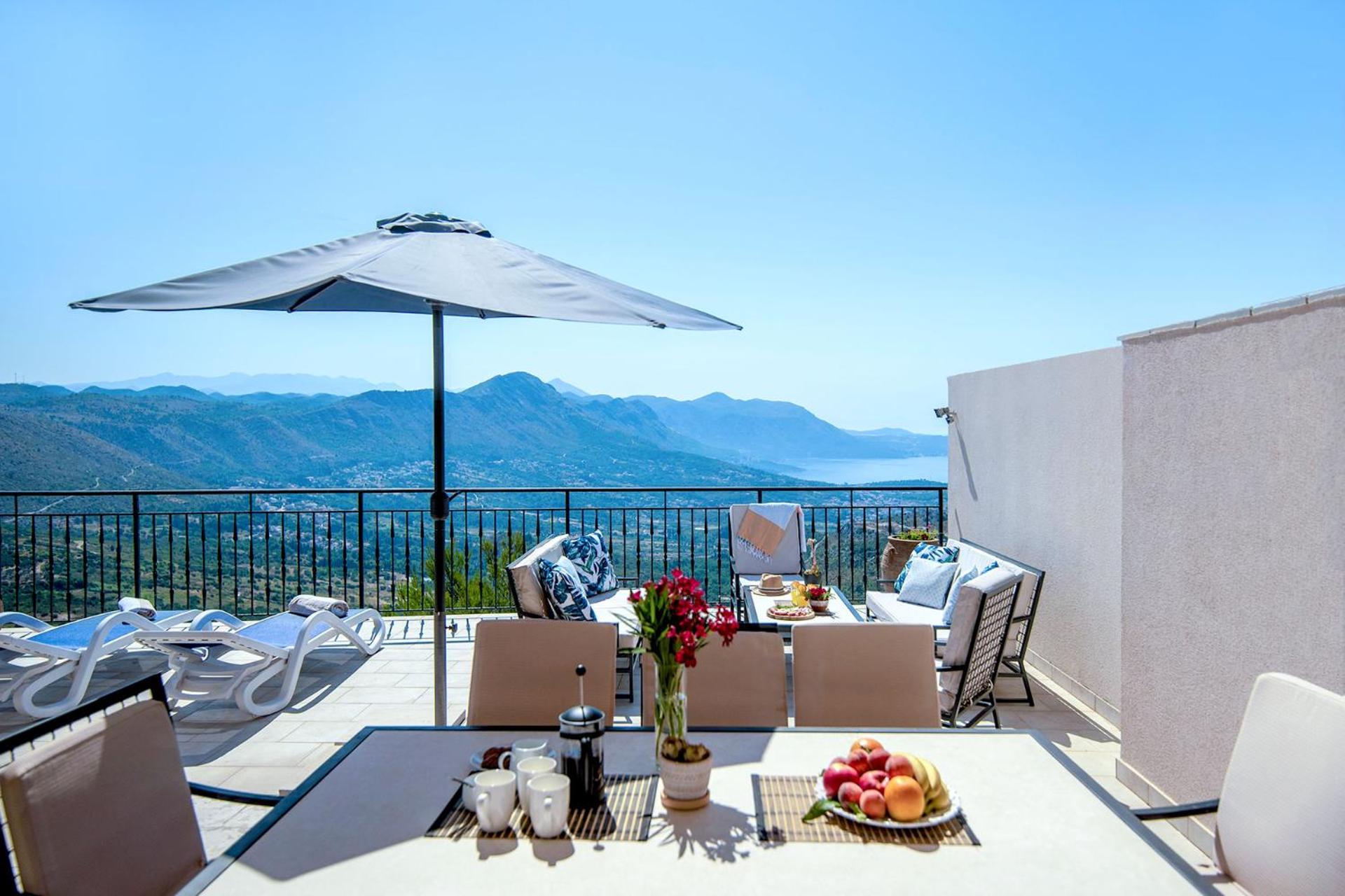 Luxury Villa Rock with pool and Jacuzzi near Dubrovnik
