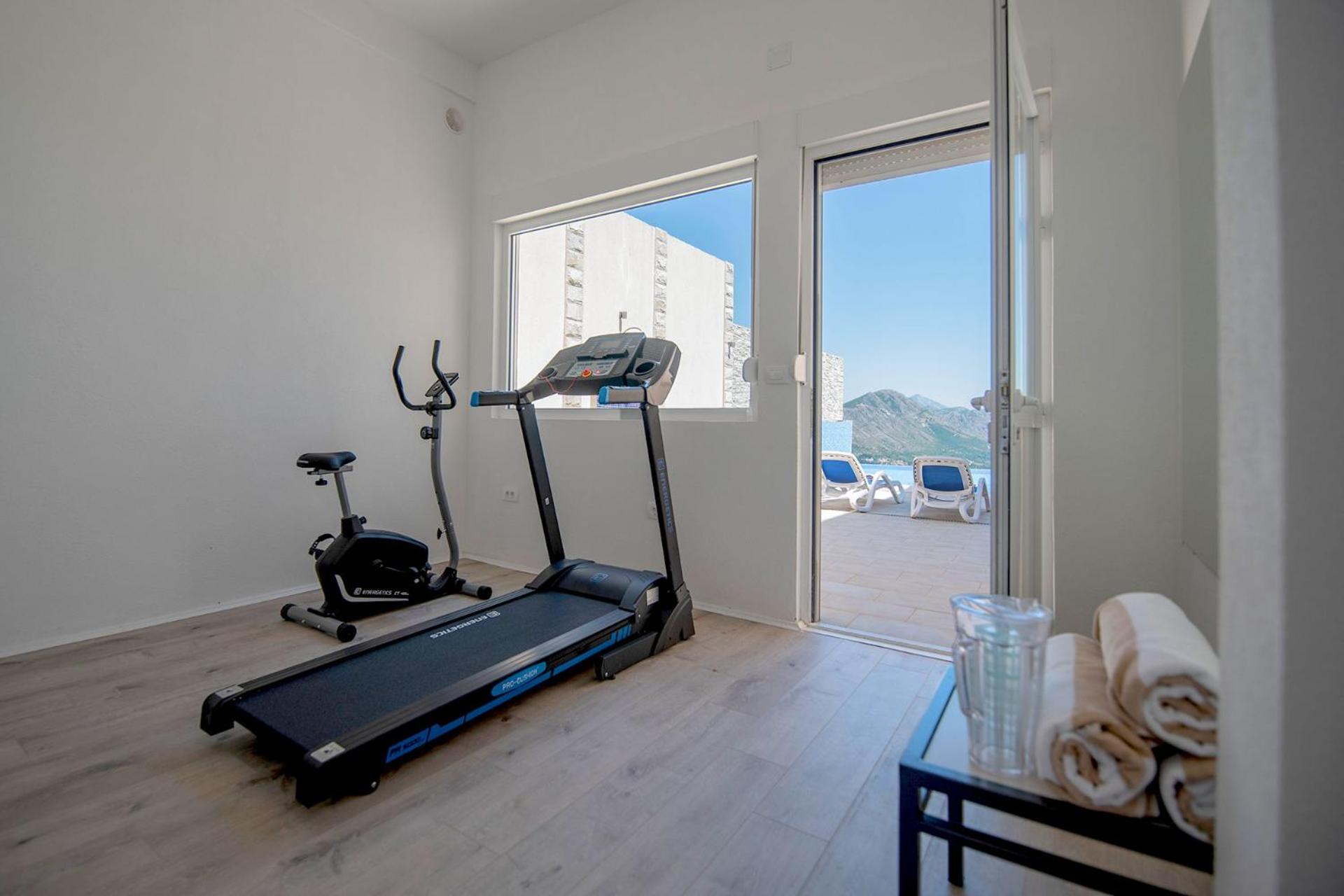 Luxury Villa Rock with pool and Jacuzzi near Dubrovnik