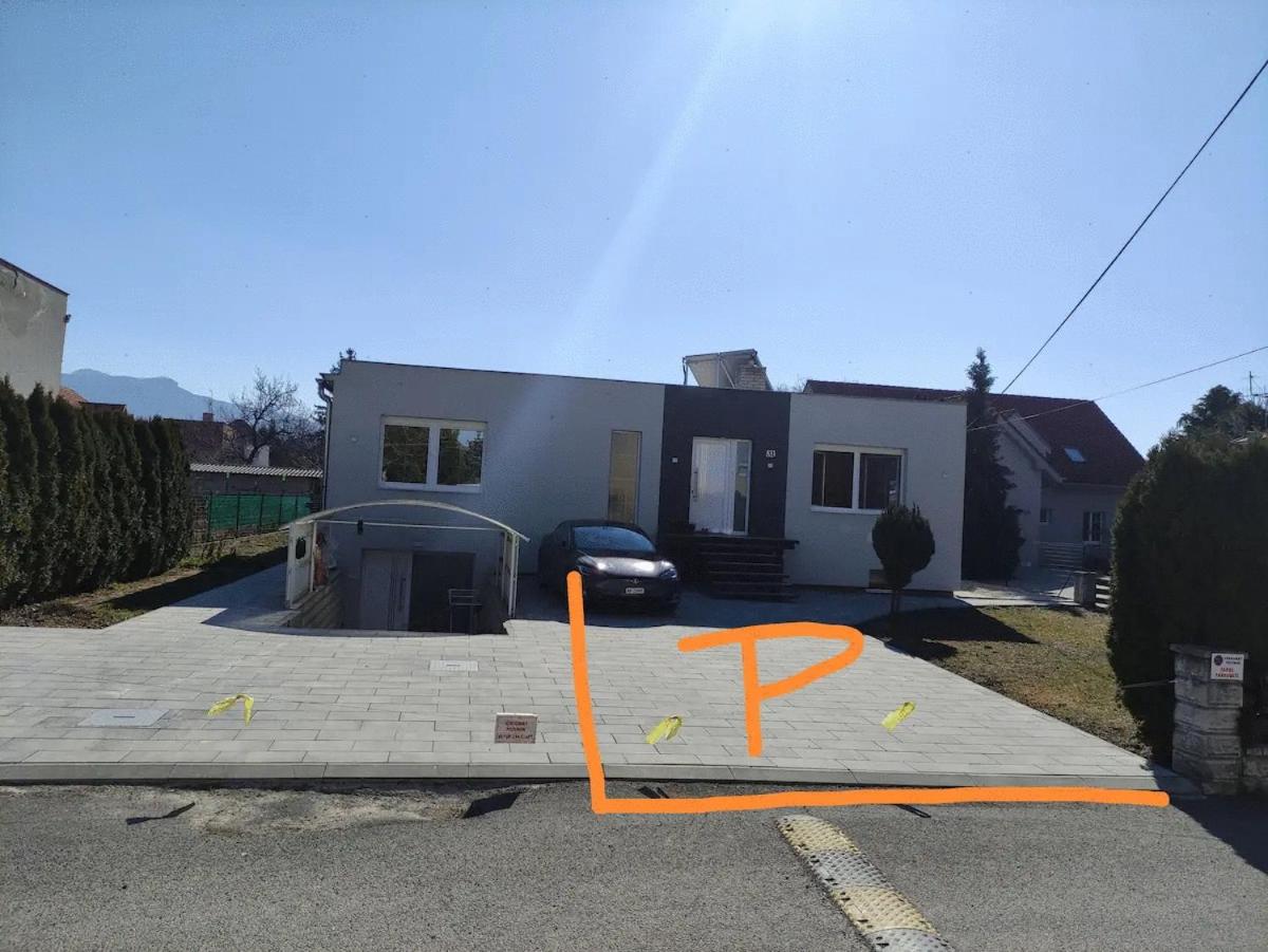 Slnečný apartmánový dom Oslany
