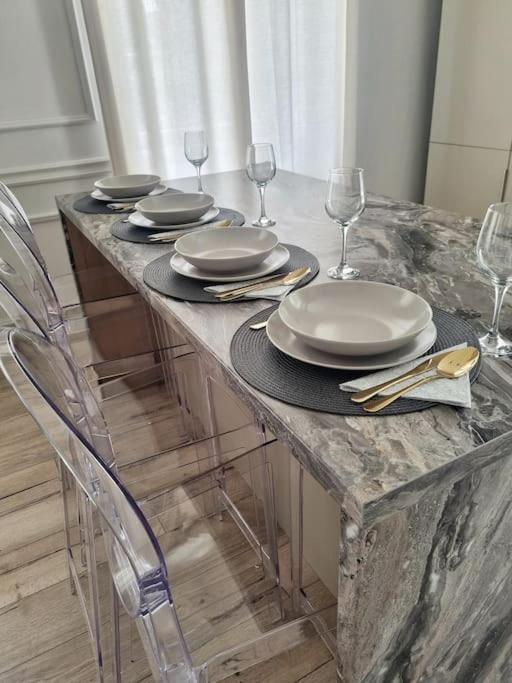 Hotel Central Park Apartments - Image 1