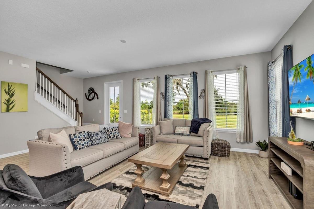 Sunny Amp Bright Modern Retreat view 5