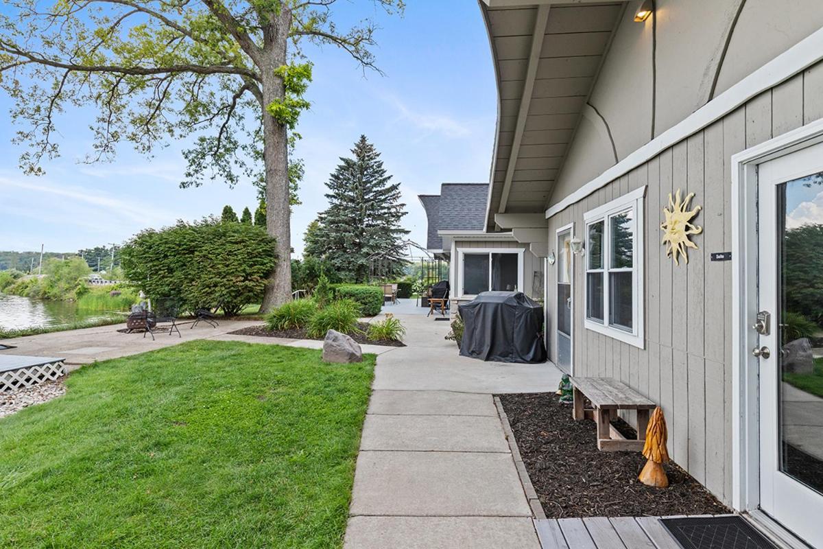 Waterfront Suite with Dock, Firepit, BBQ view 3