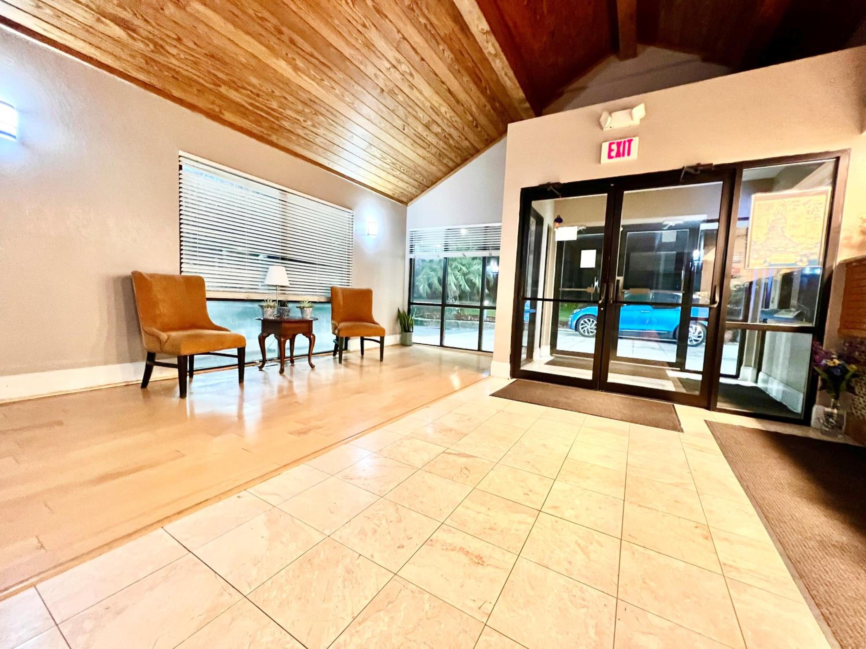 Bayou Inn & Suites