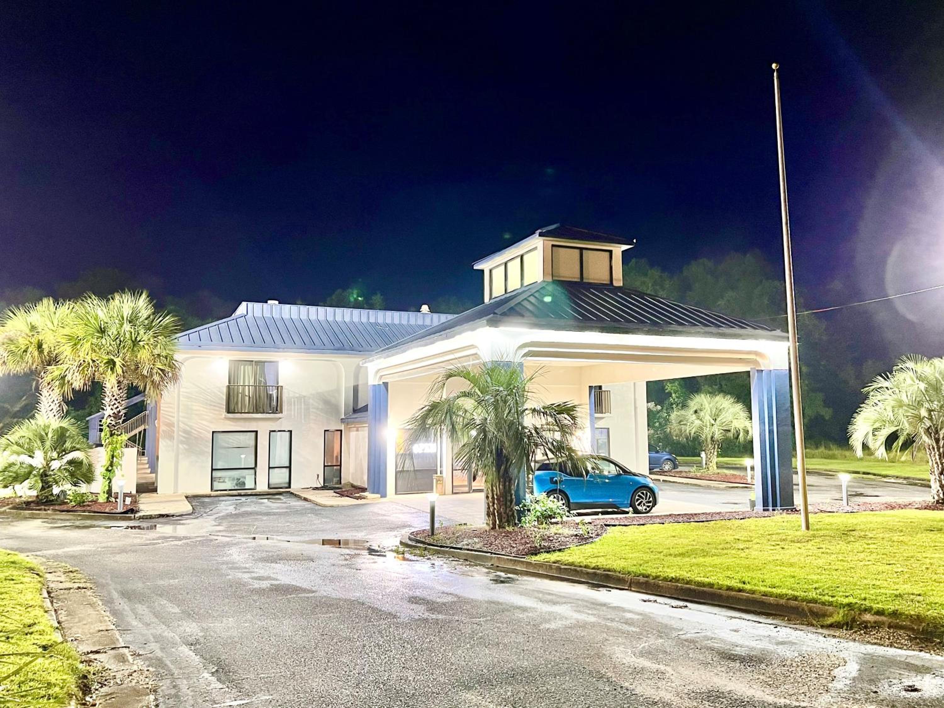 Bayou Inn & Suites