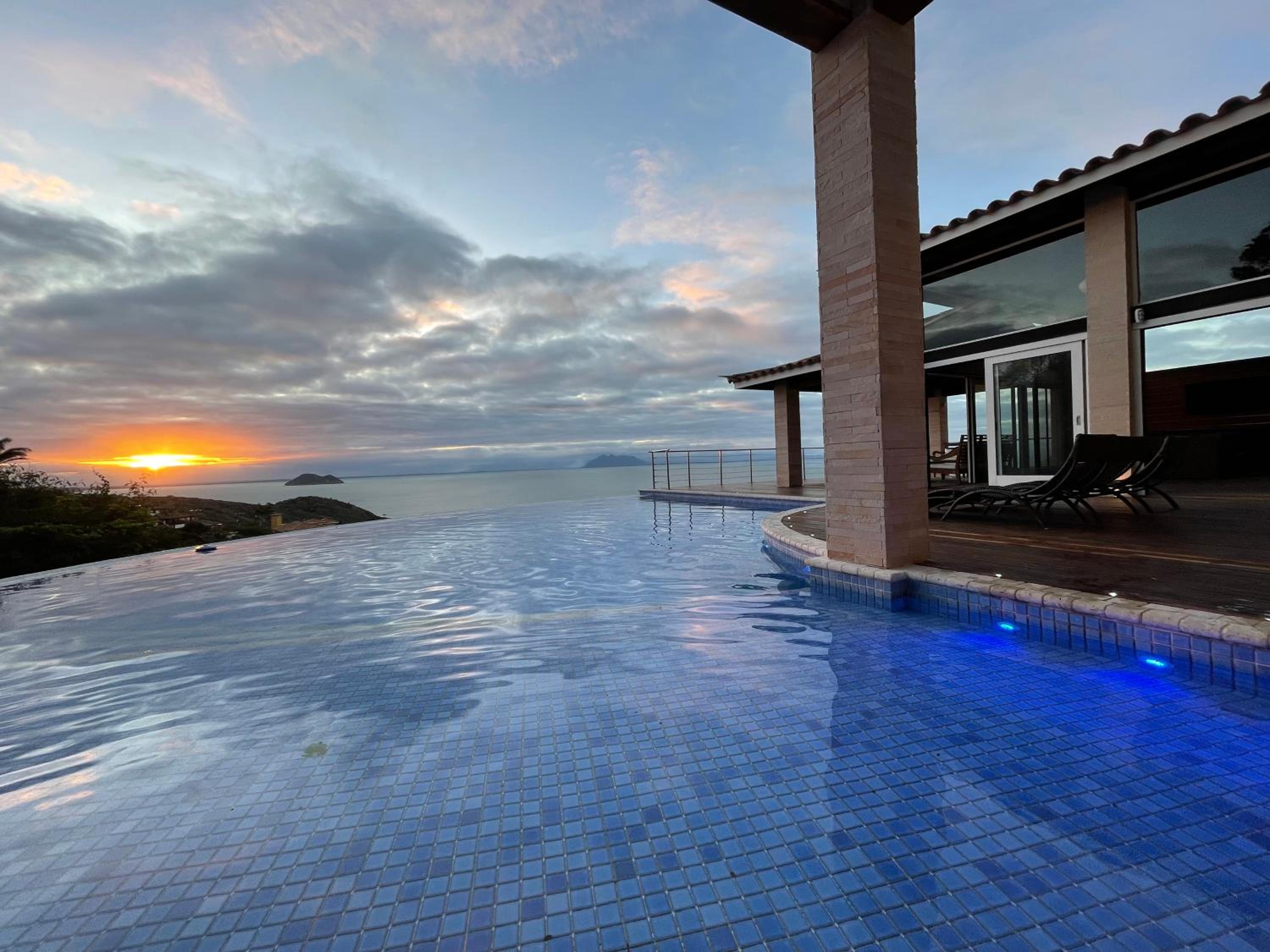 Buzios, casa inteira de frente para o mar em Joao Fernandes, fabulosa, a melhor vista, Mansão Bella Vista
