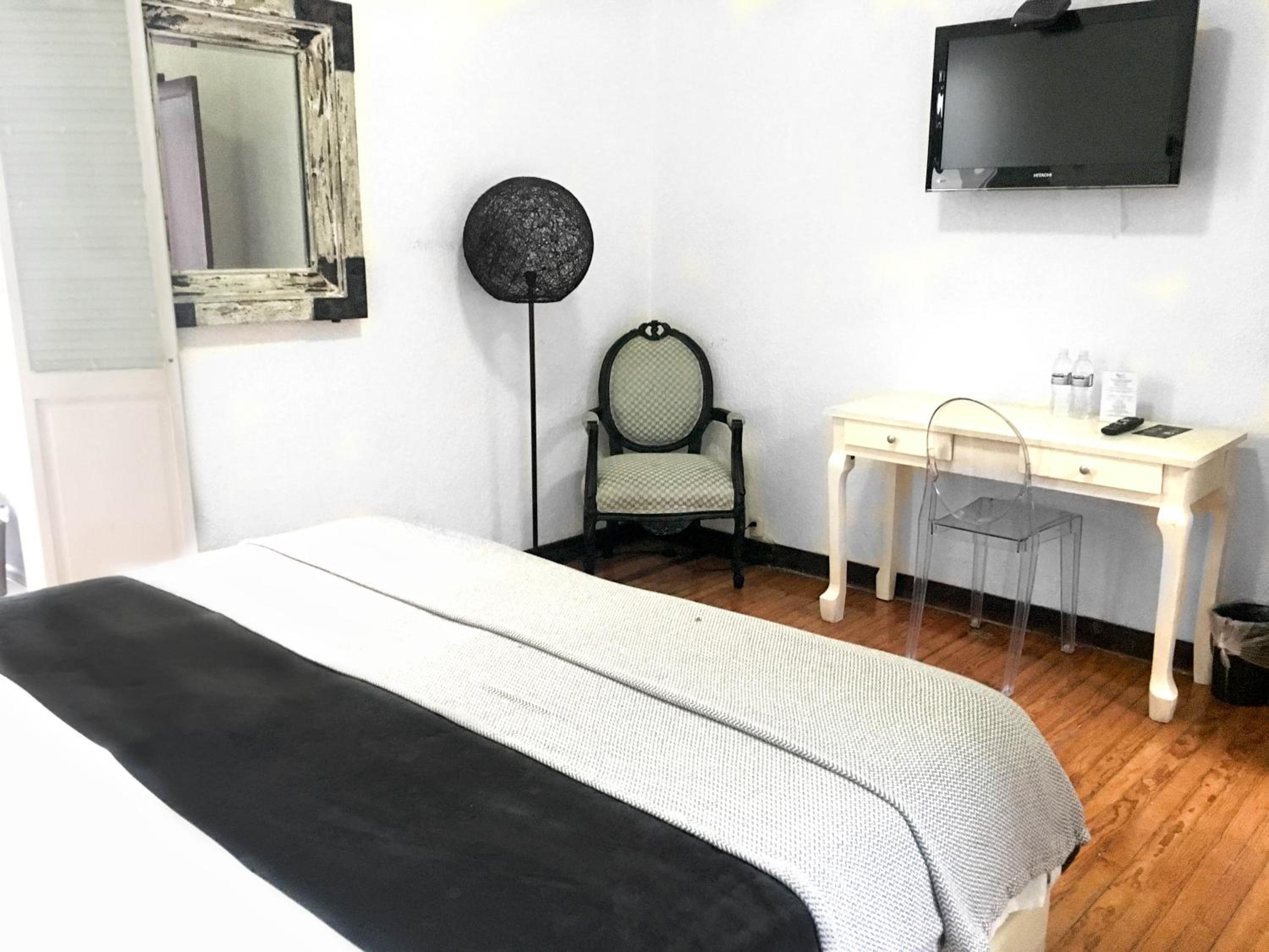 Distrito Condesa Rooms and Studios