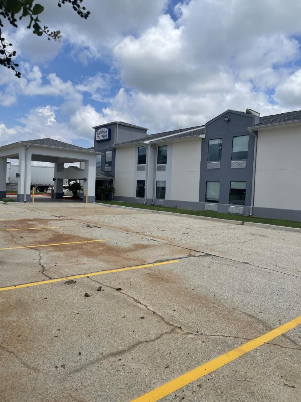 Fairway Inn - Property Image 2