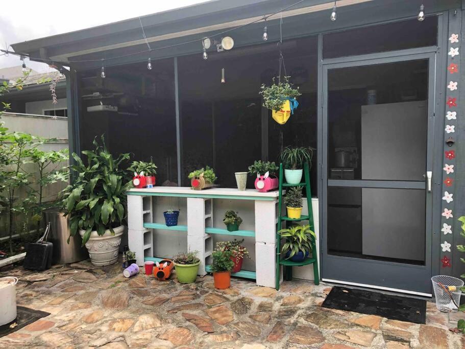 PunkyGia’s Lovely 2 Bedroom City Retreat