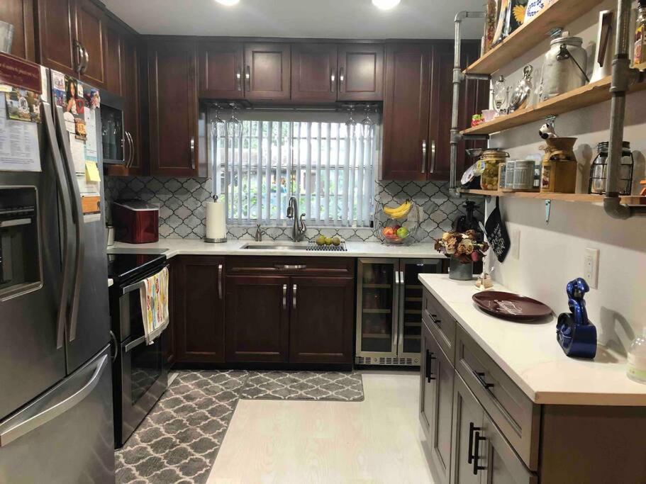 PunkyGia’s Lovely 2 Bedroom City Retreat