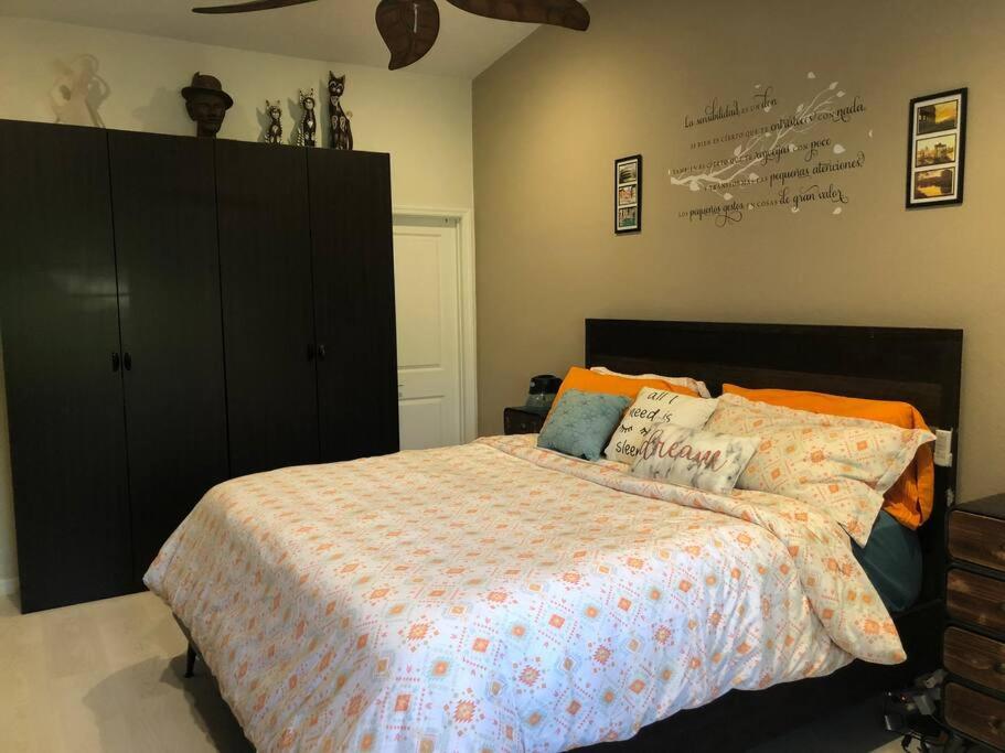 PunkyGia’s Lovely 2 Bedroom City Retreat