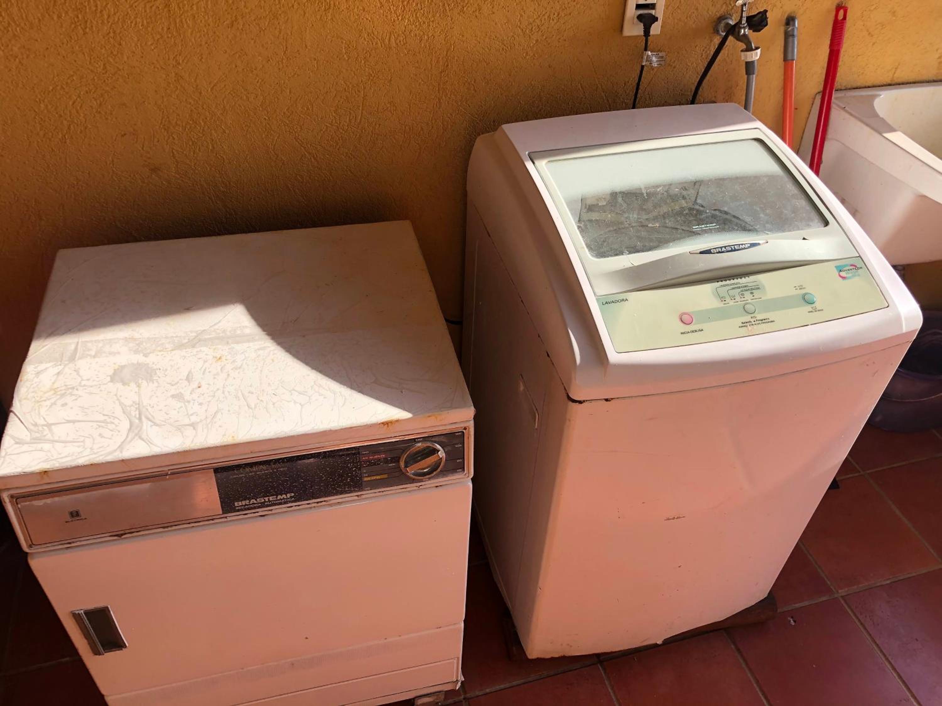 Mansão na costa com vista para o mar