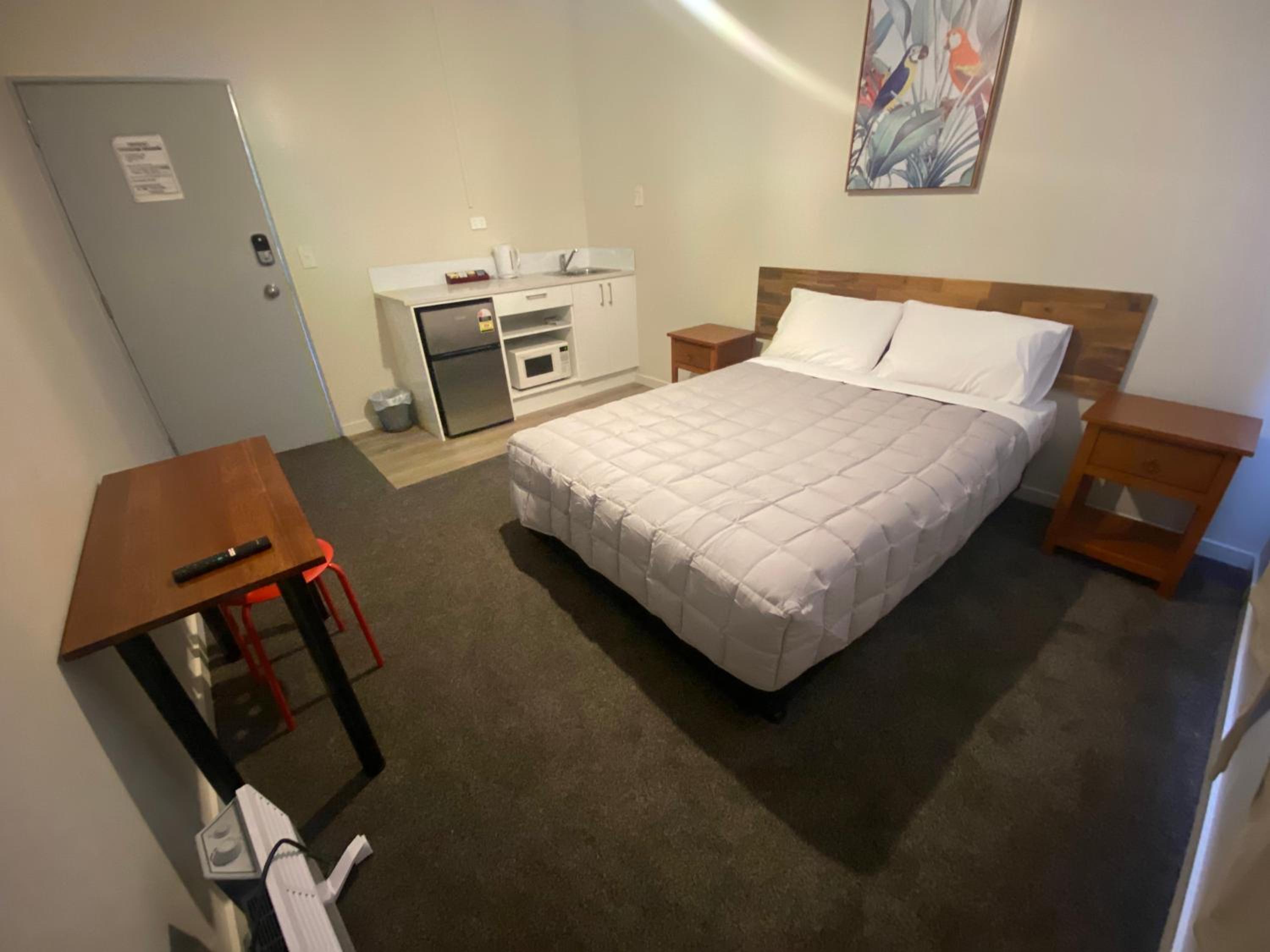Airport Westney Lodge view 4