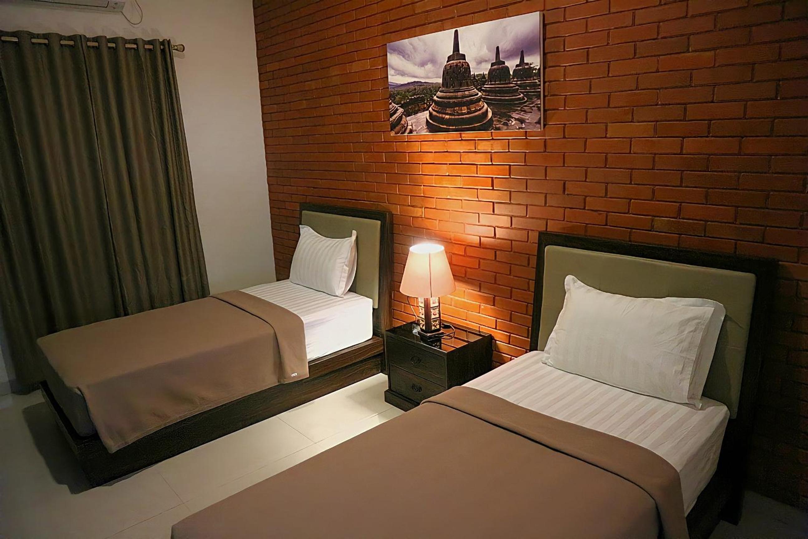 Omah Watu Homestay